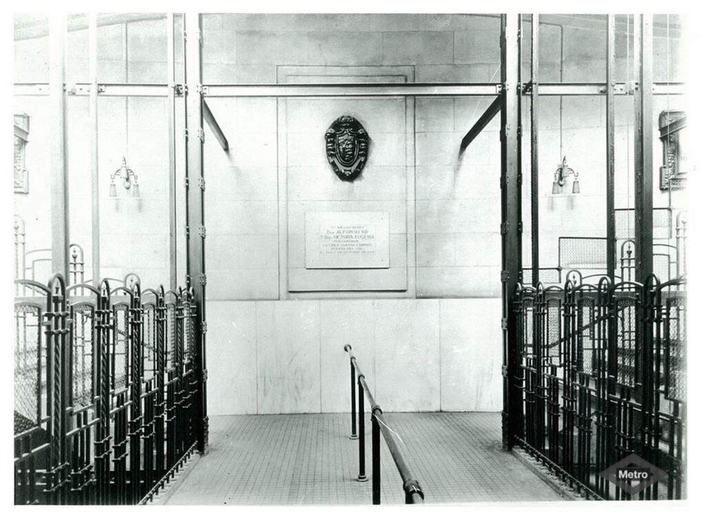 Miniatura de Estación de Sol, placa conmemorativa inauguración