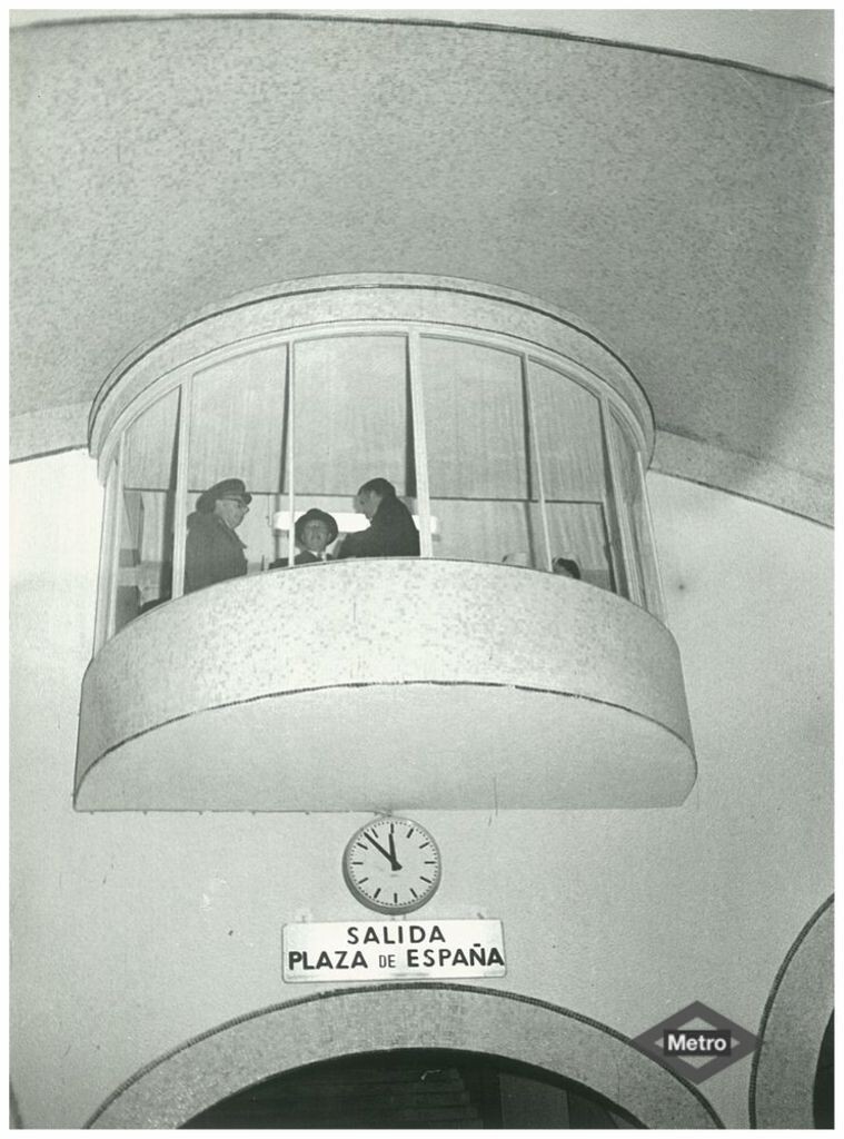 Miniatura de Inauguración de la estación de Plaza de España en línea 10