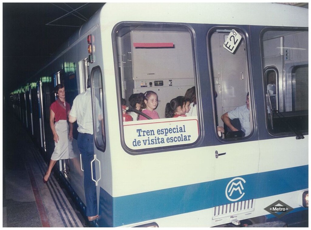 Miniatura de Visita de hijos de empleados a las instalaciones de Metro