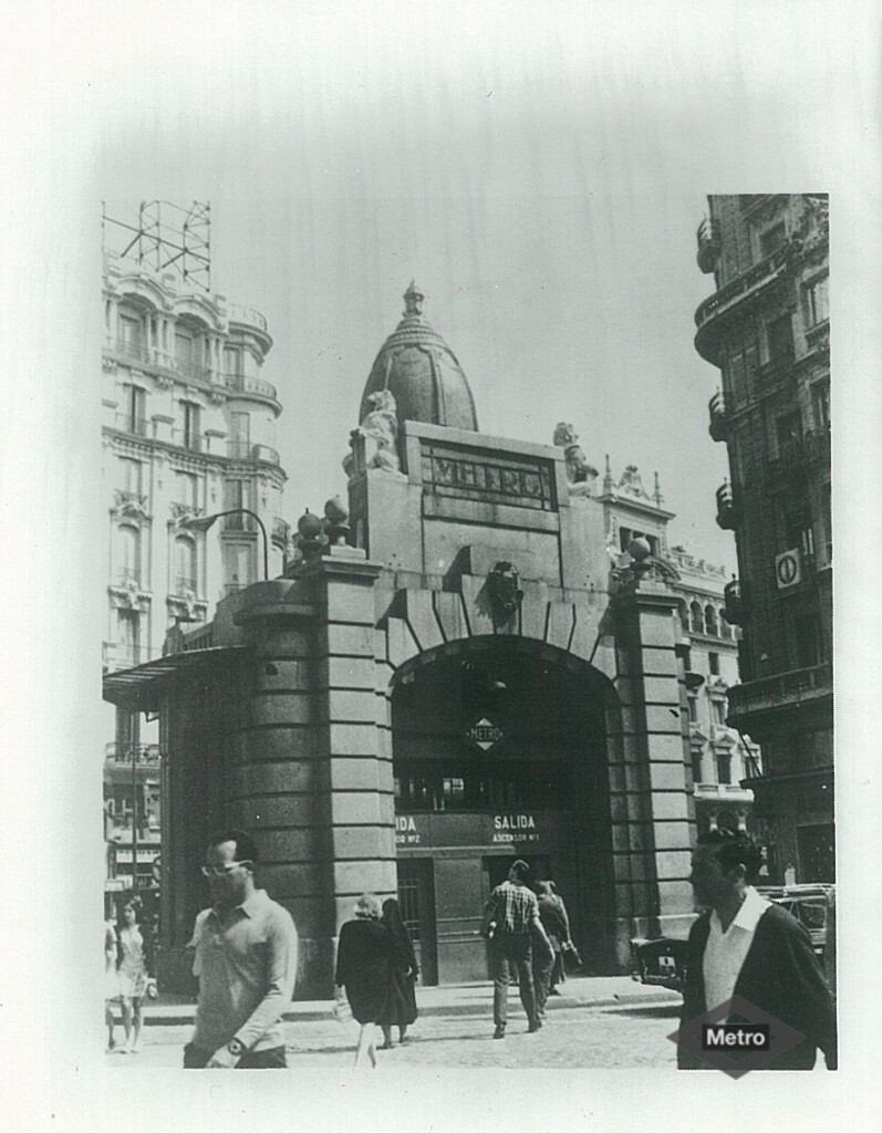 Miniatura de Acceso a la estación de Gran Vía, templete de Palacios