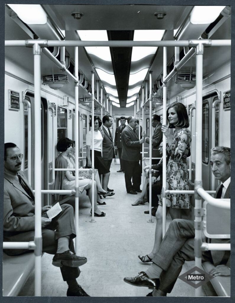 Miniatura de Interior de tren 1000: Campaña publicitaria de Metro