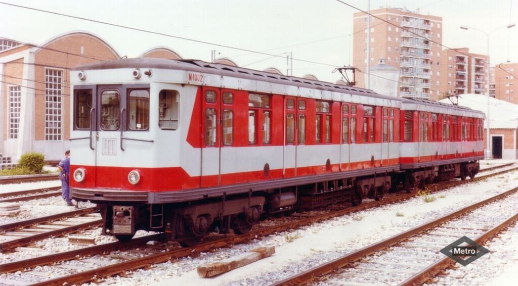 Miniatura de Tren 1000 en las cocheras de Aluche