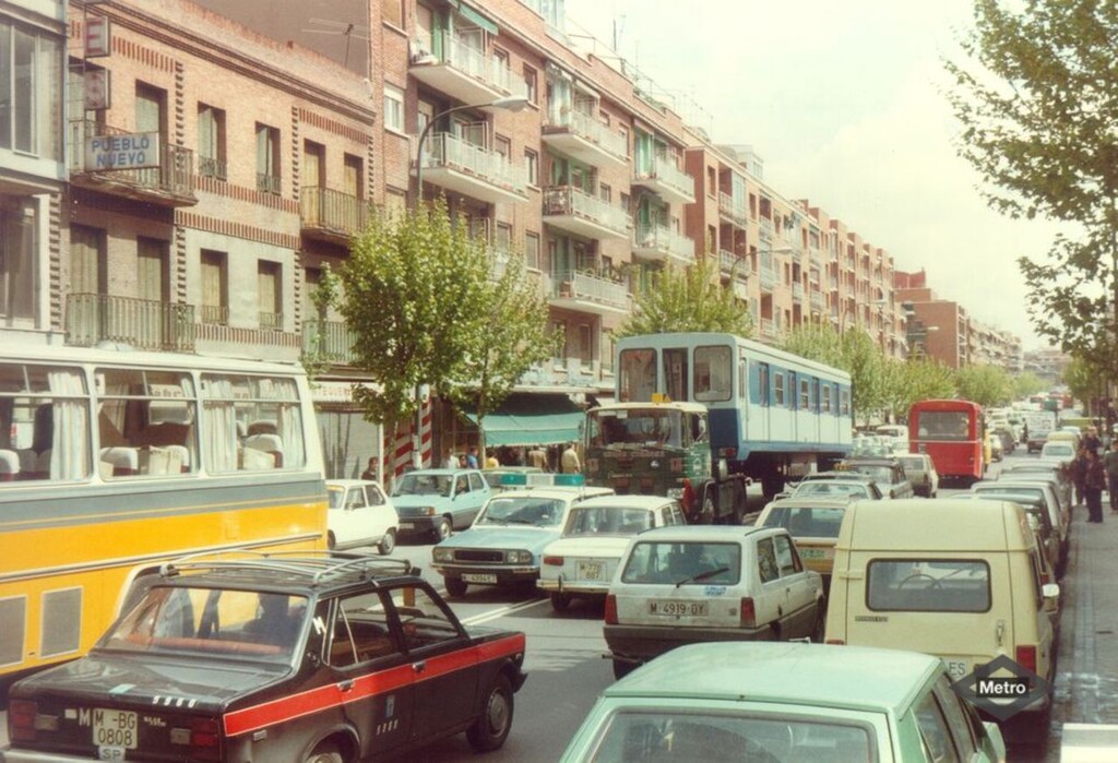 Miniatura de Transporte de coche tipo 5000 por las calles de Madrid