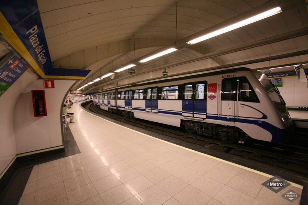 Miniatura de Andén de la estación de Plaza de España