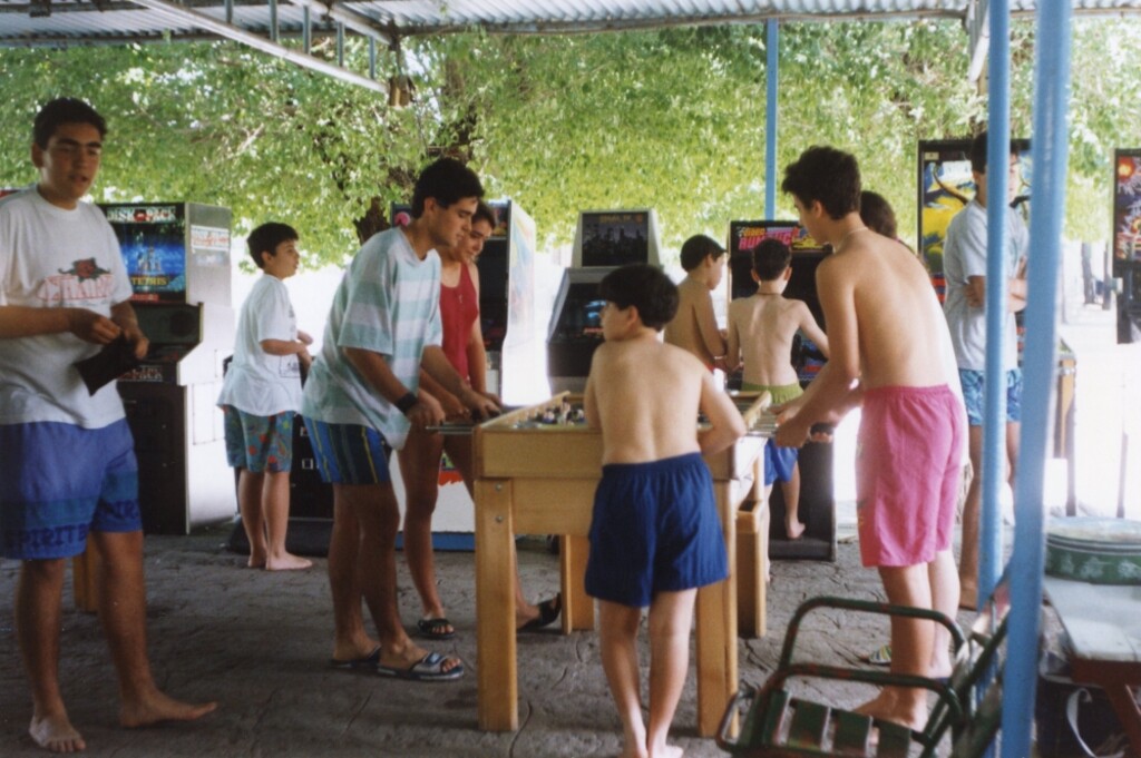 Miniatura de Jugando al futbolín