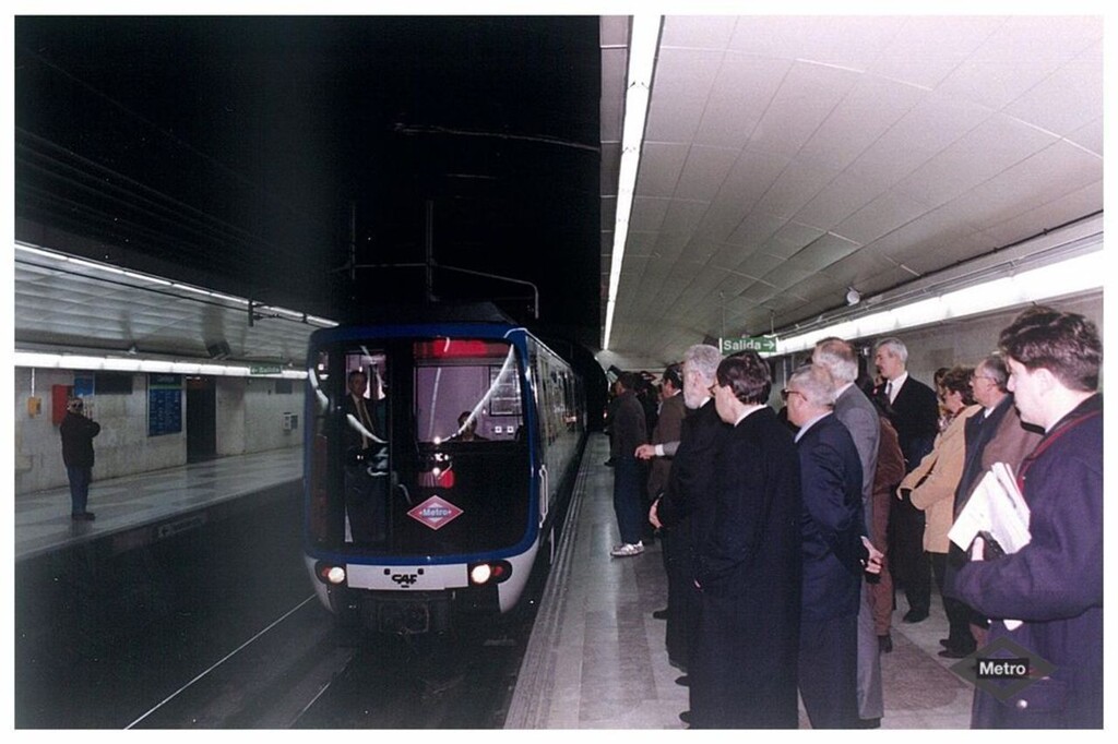 Miniatura de Puesta en servicio trenes 2000-B en línea 5