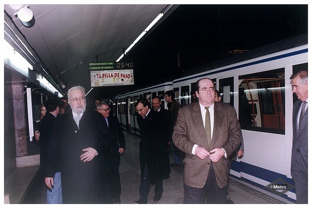 Miniatura de Puesta en servicio trenes 2000-B en línea 5