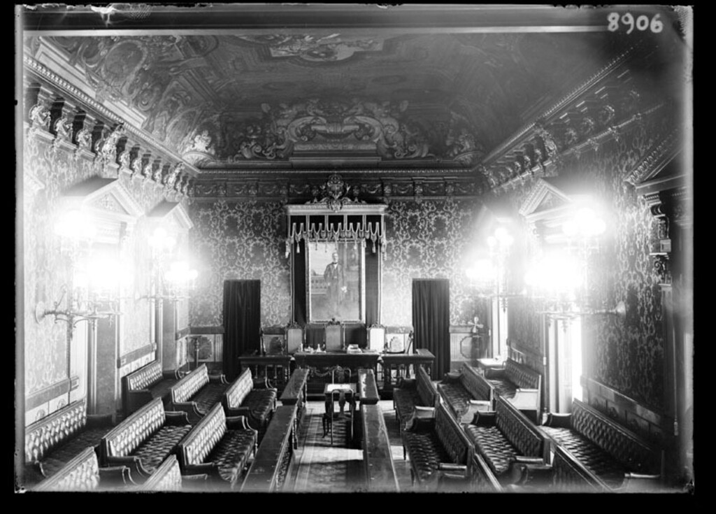 Miniatura de Salón de Sesiones de la Casa de la Villa