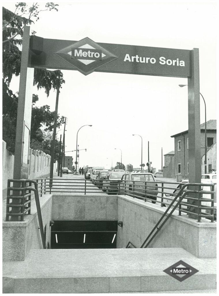 Miniatura de Acceso a la estación de Arturo Soria