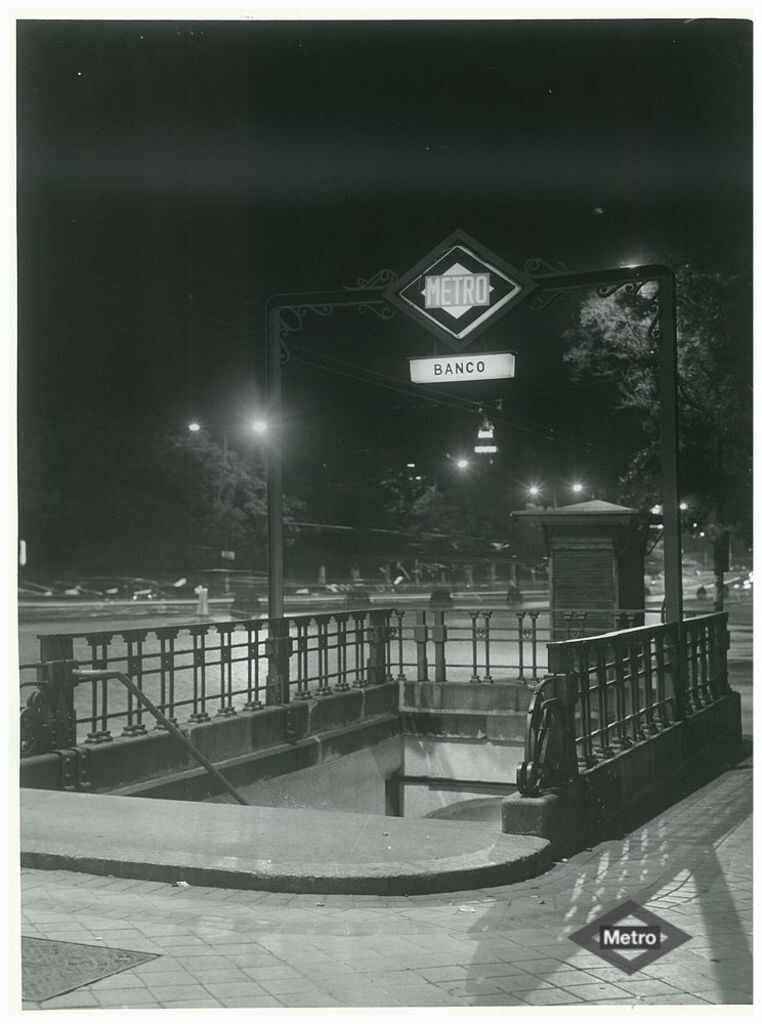 Miniatura de Acceso a la estación de Banco de España
