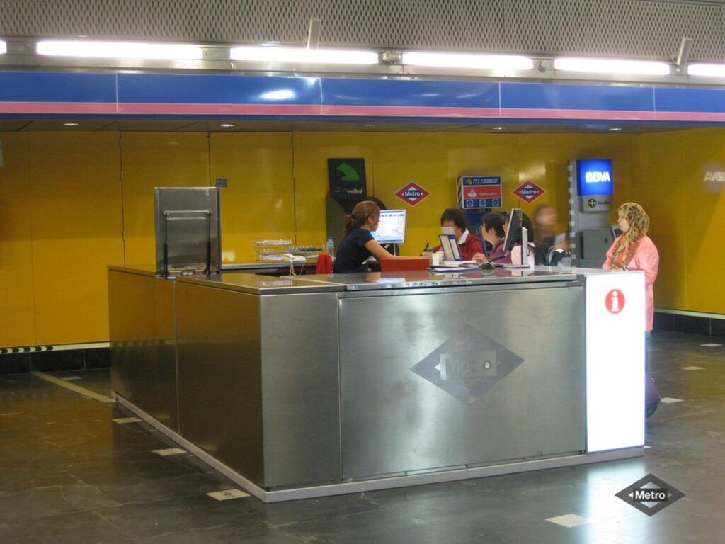 Miniatura de Centro de atención al cliente en la estación de Aeropuerto