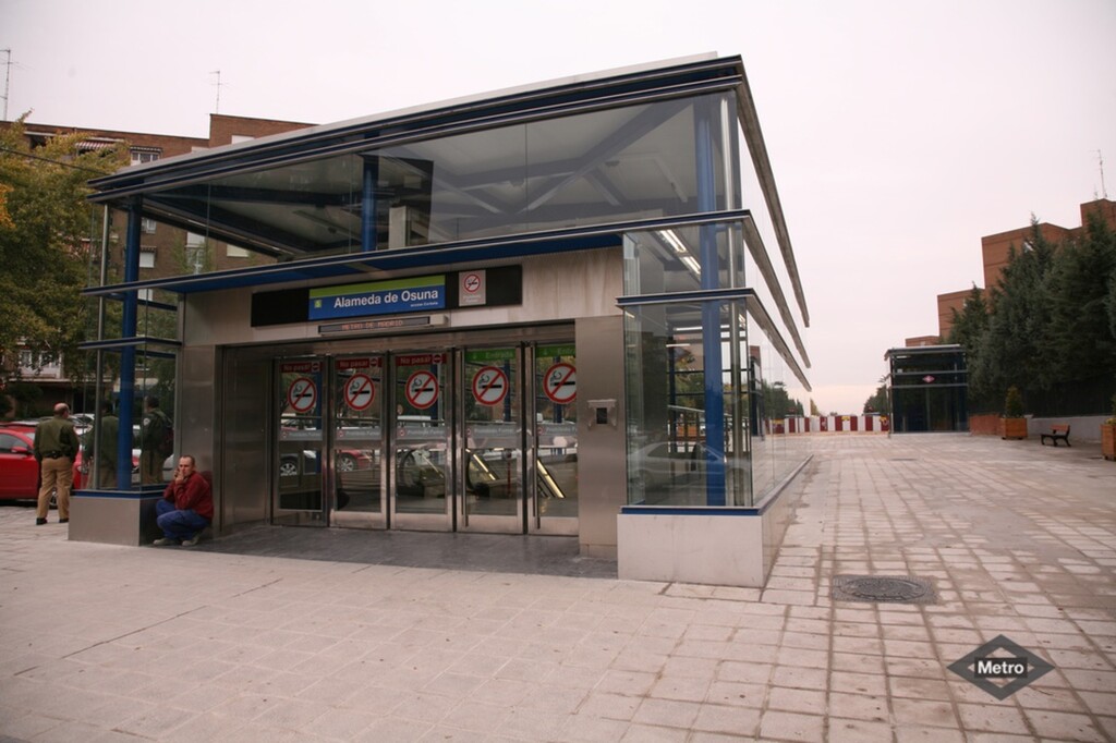 Miniatura de Acceso a la estación de Alameda de Osuna