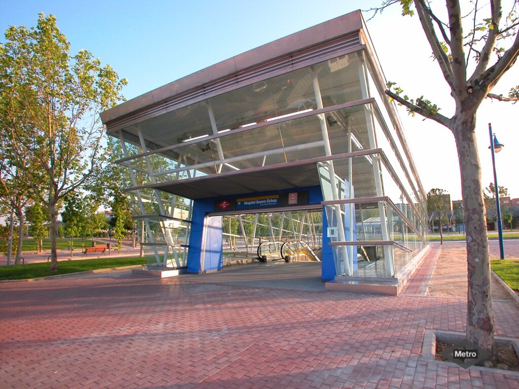 Miniatura de Acceso a la estación de Hospital Severo Ochoa
