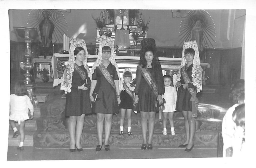 Miniatura de Miss Villa de Vallecas con sus damas de honor