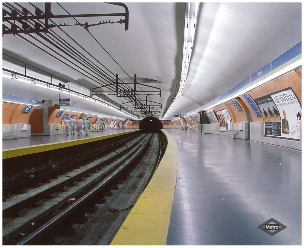 Miniatura de Estación de Ópera