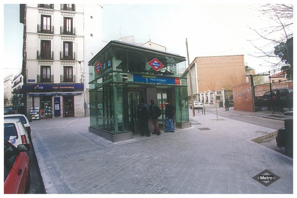 Miniatura de Ascensor de acceso estación de Plaza de España