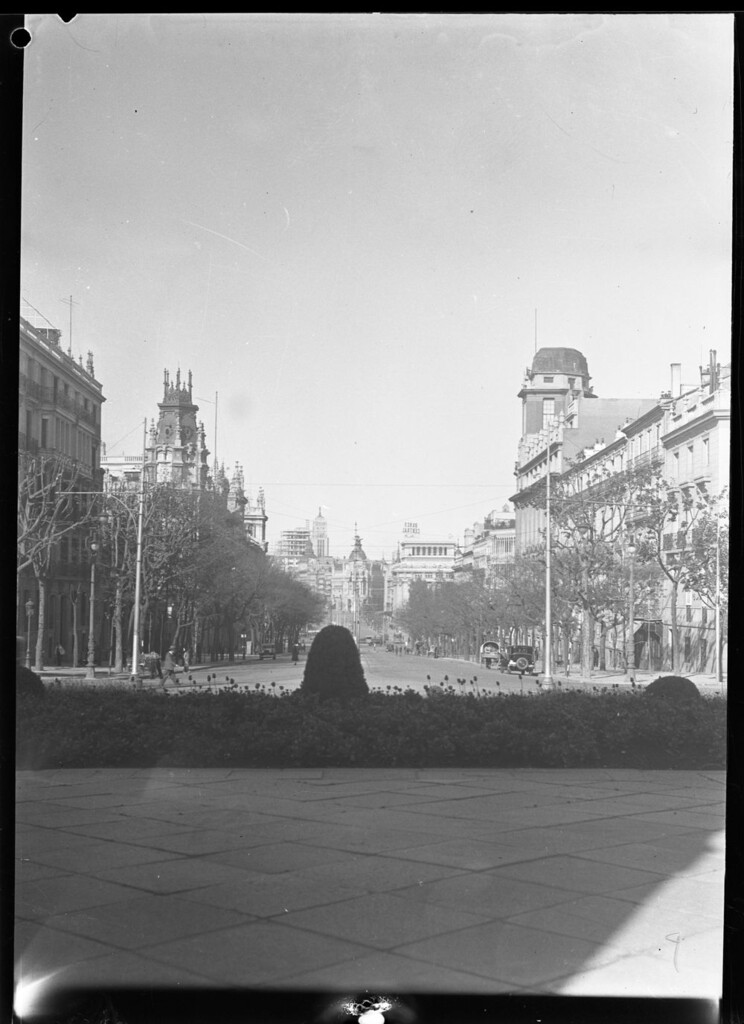 Miniatura de Vista de la calle de Alcalá desde la Puerta de Alcalá
