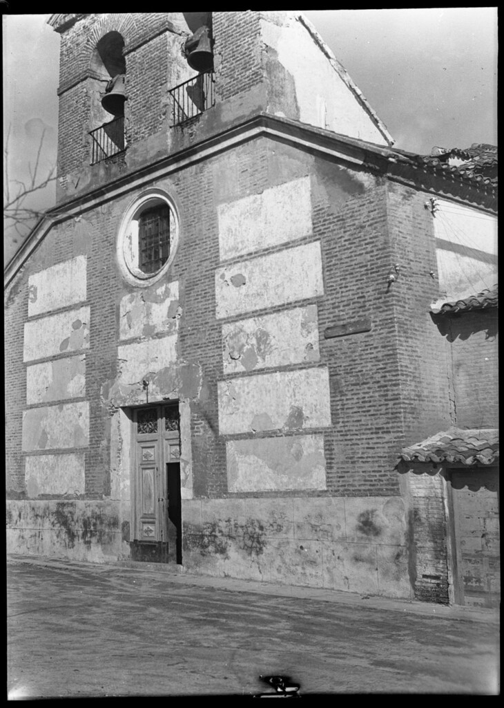 Miniatura de Vista de la fachada de la ermita de Alameda de Osuna