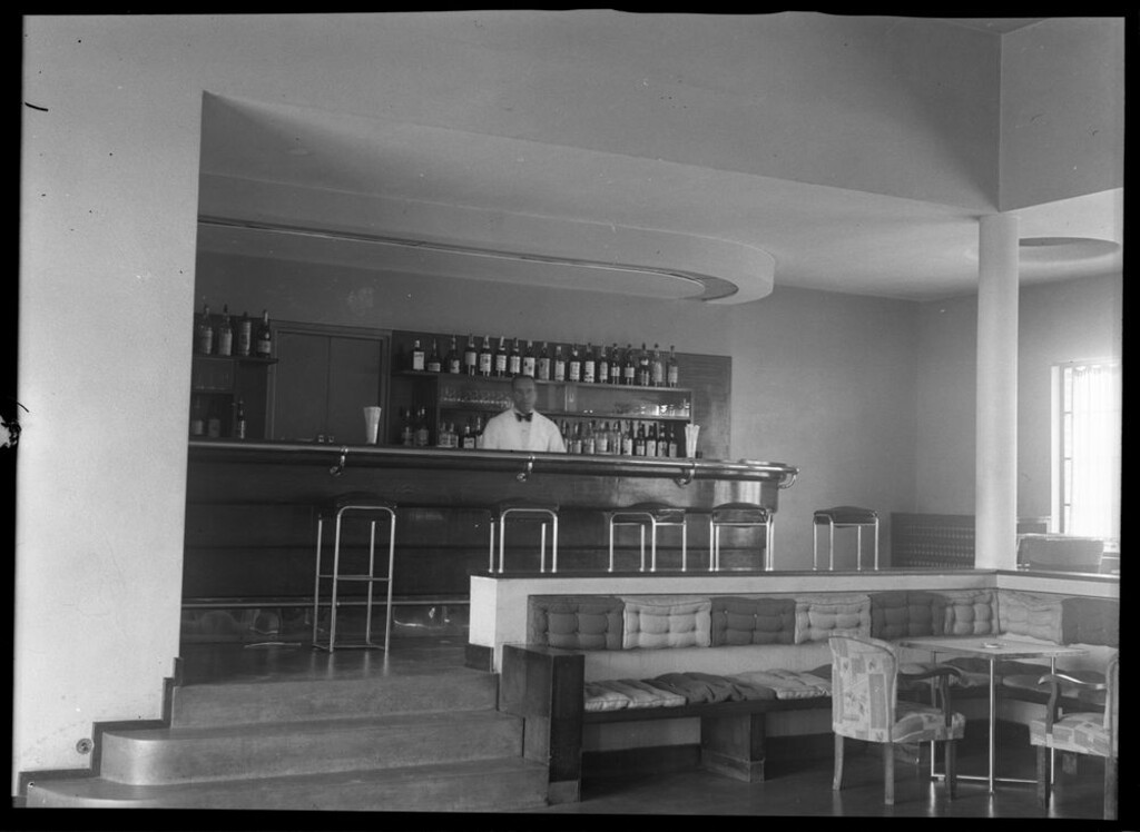Miniatura de Club de Campo. Bar del Club