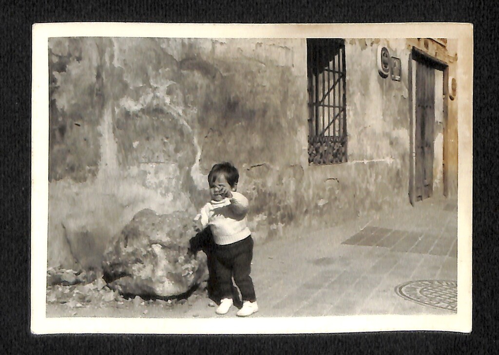 Miniatura de Niña en la Avenida de la Albufera
