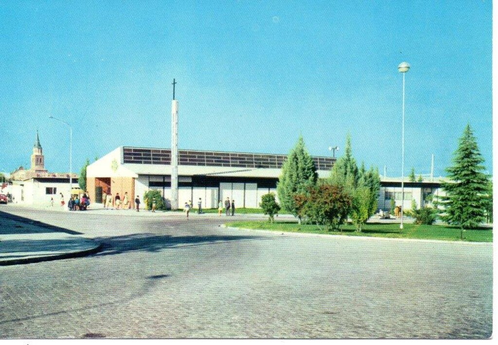 Miniatura de Antigua parroquia de la UVA de Vallecas Villa