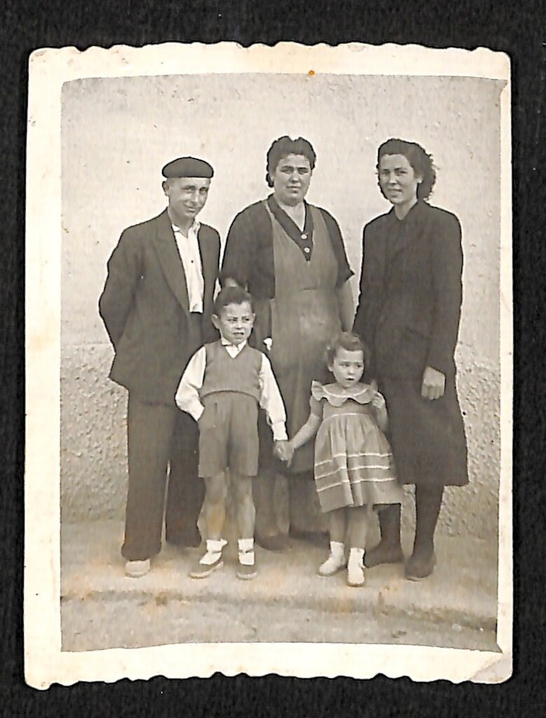 Miniatura de La familia Áñez en la calle Pico de Beriáin