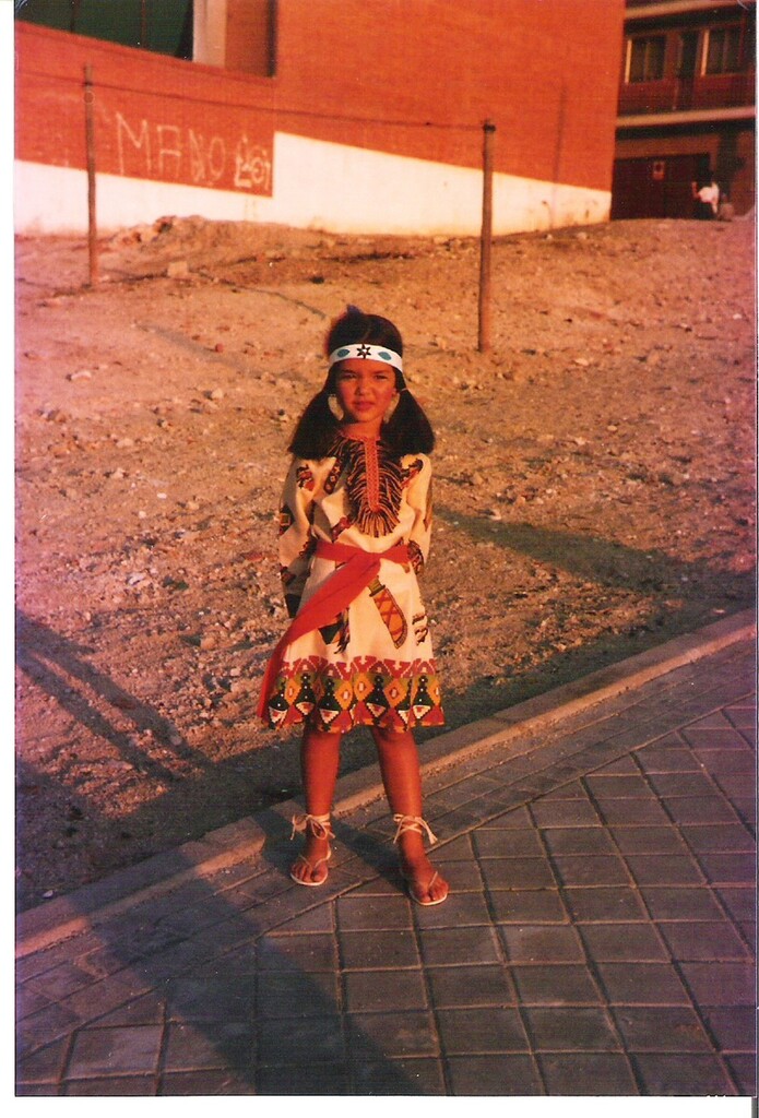 Miniatura de Niña disfrazada