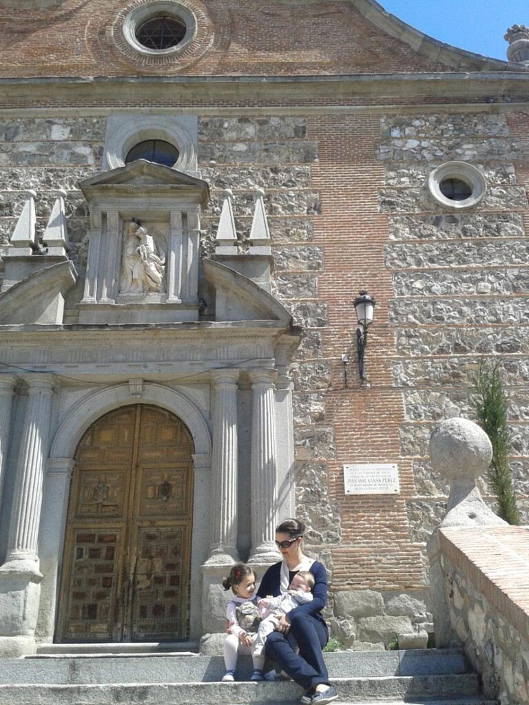 Miniatura de Familia en la escalinata de San Pedro ad Vincula