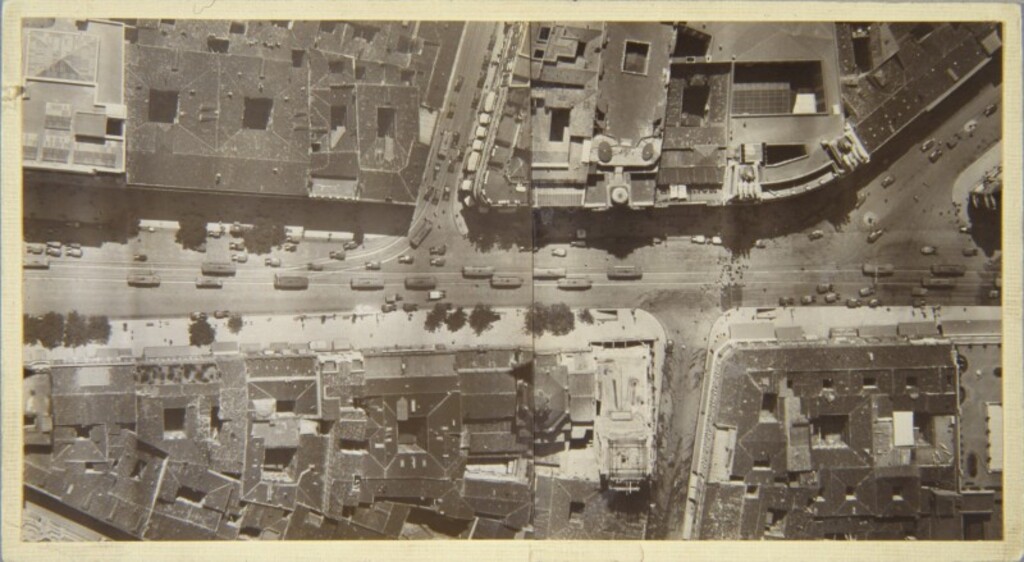 Miniatura de Vista aérea de las calles de Sevilla, Alcalá, Mª Riverola y Peligros