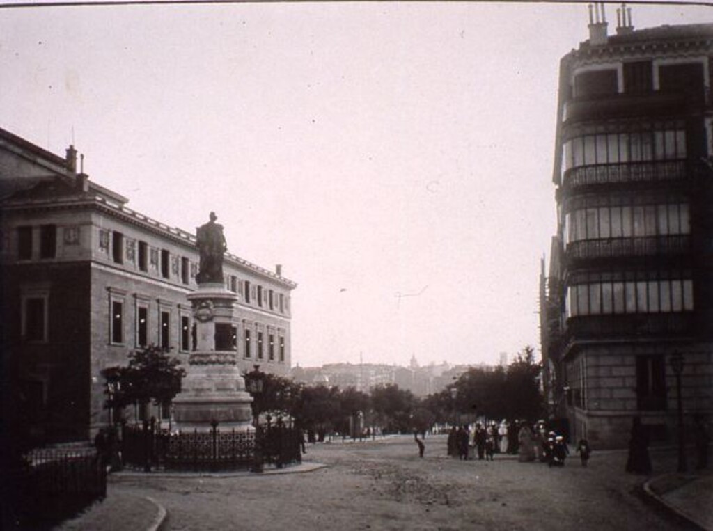 Miniatura de Plaza y calle de Felipe IV