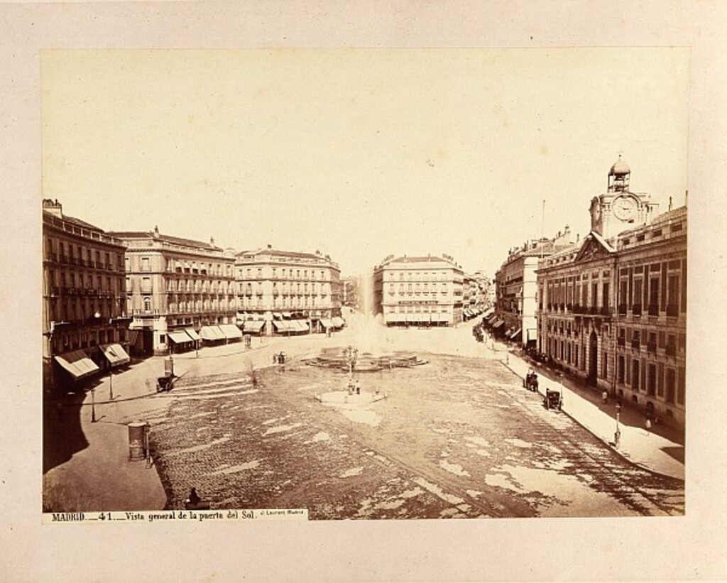 Miniatura de Vista general de la puerta del Sol
