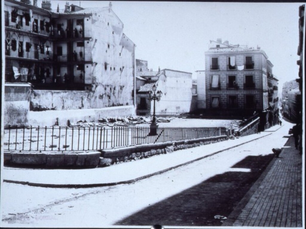 Miniatura de La Corrala en la calle Mesón de Paredes