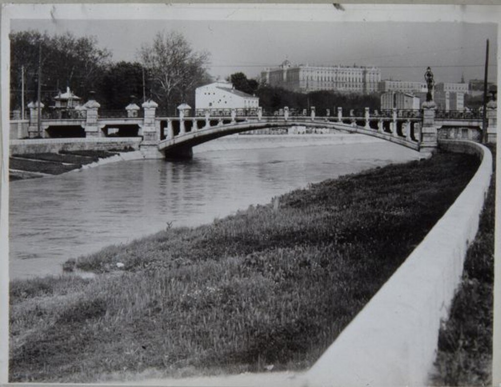 Miniatura de Puente sobre el río Manzanares