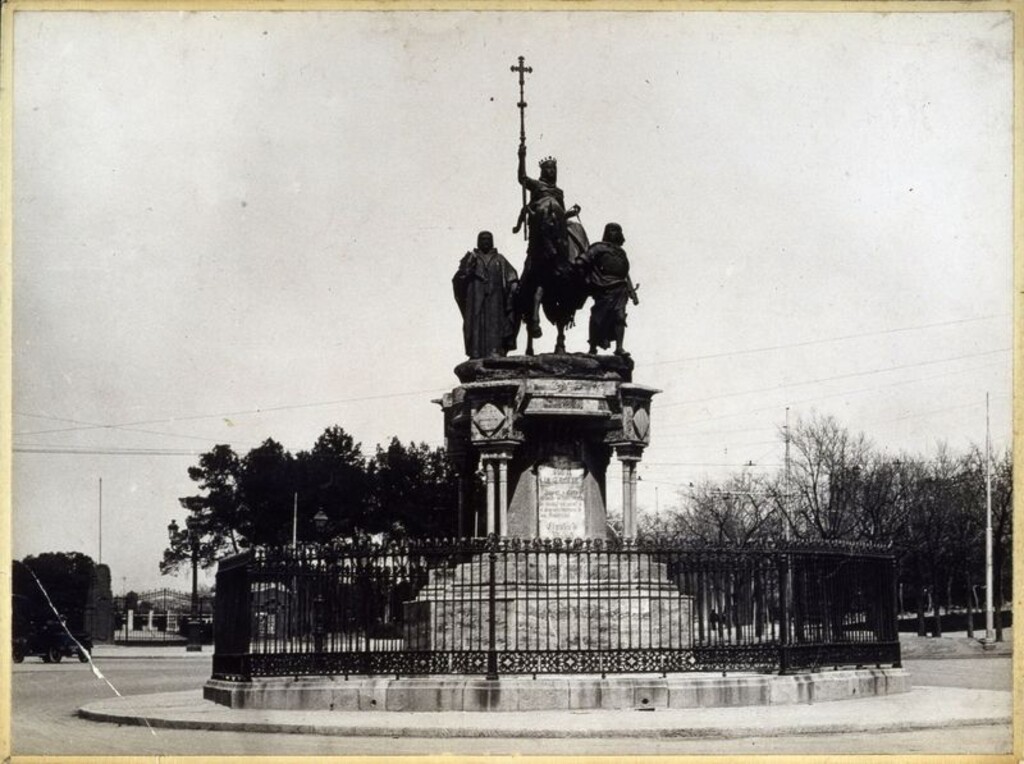 Miniatura de Monumento a Isabel la Católica
