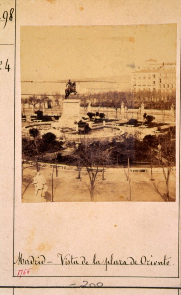 Miniatura de Vista de la plaza de Oriente