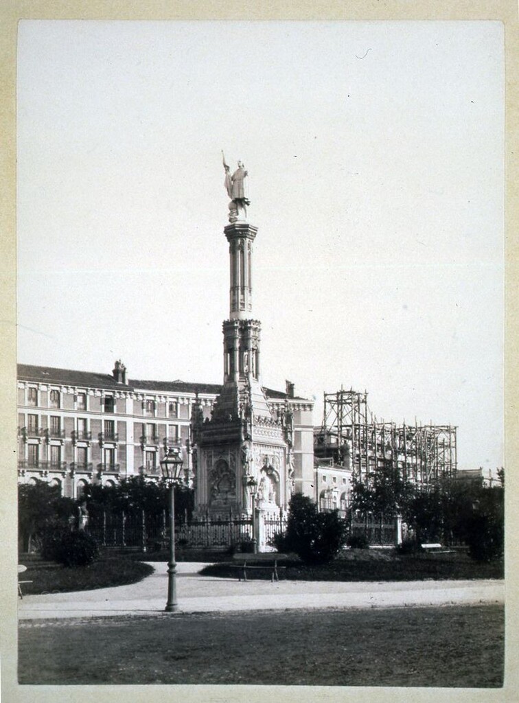 Miniatura de Estatua de Colón
