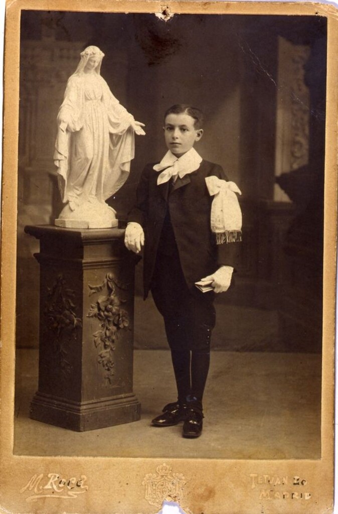 Miniatura de Niño de Primera Comunión