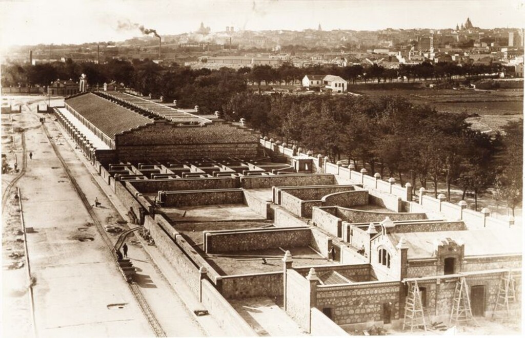 Miniatura de Establos, corrales y cuadras del Matadero Municipal