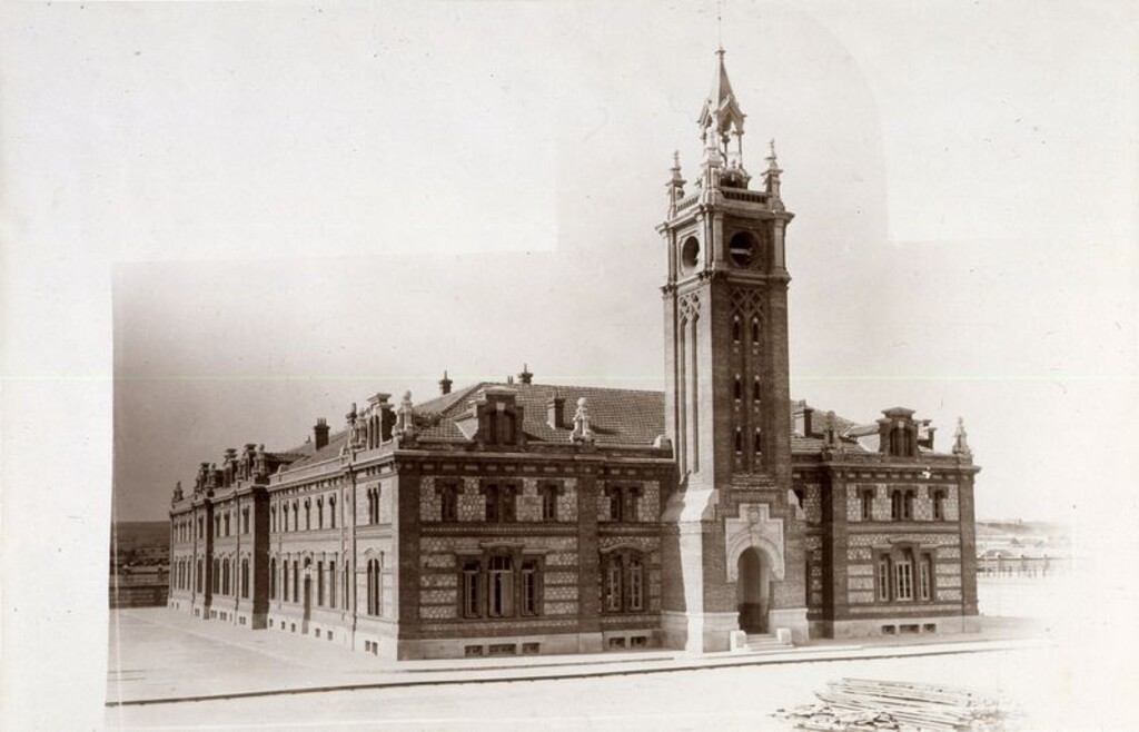 Miniatura de Edificio del Reloj del Matadero Municipal