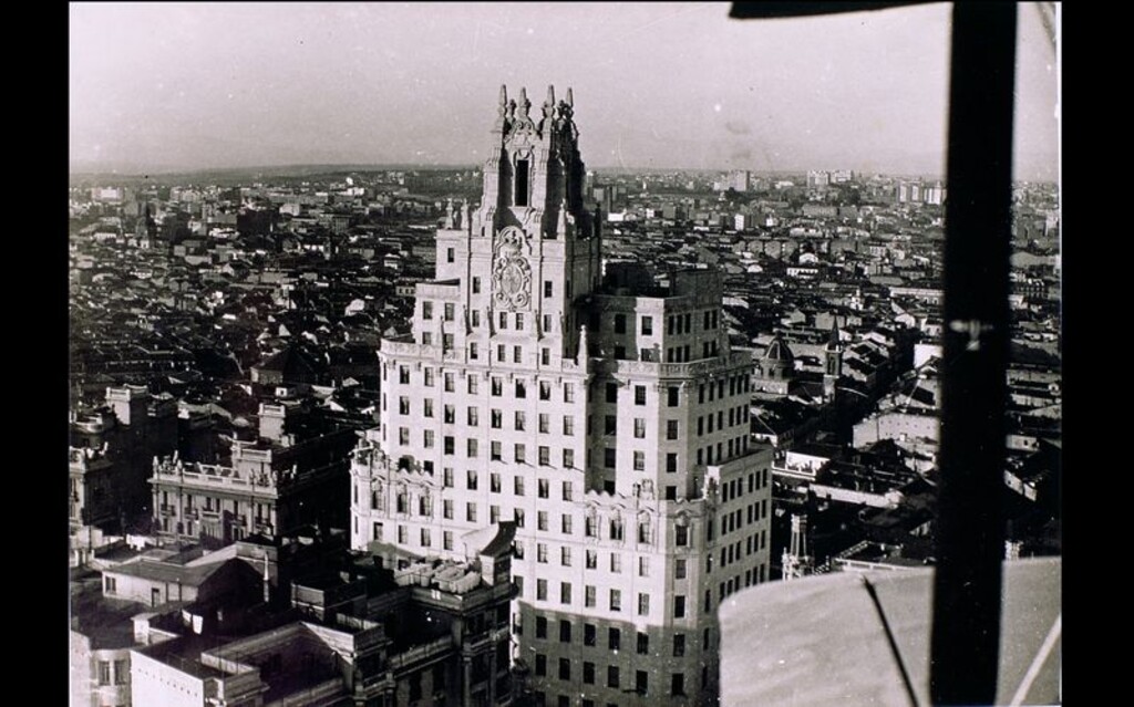 Miniatura de Vista aérea del Edificio de la Telefónica