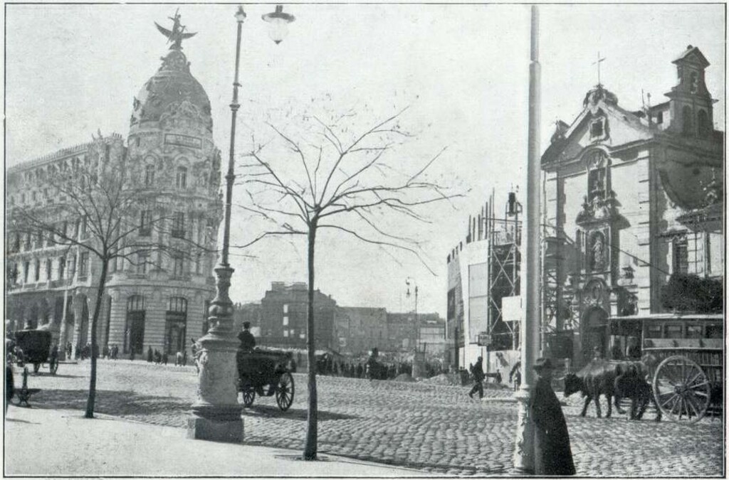 Miniatura de Aspecto de la apertura de Gran Vía después de terminado el inmueble del Fénix Español