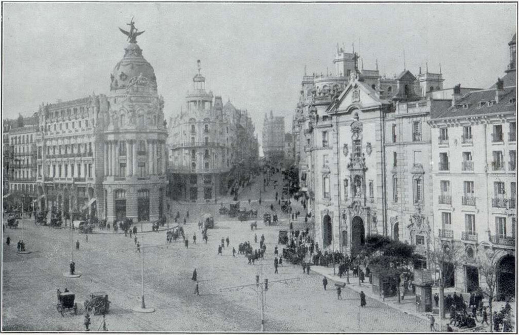 Miniatura de Primer tramo de la Gran Vía visto desde la esquina la calle de Alcalá