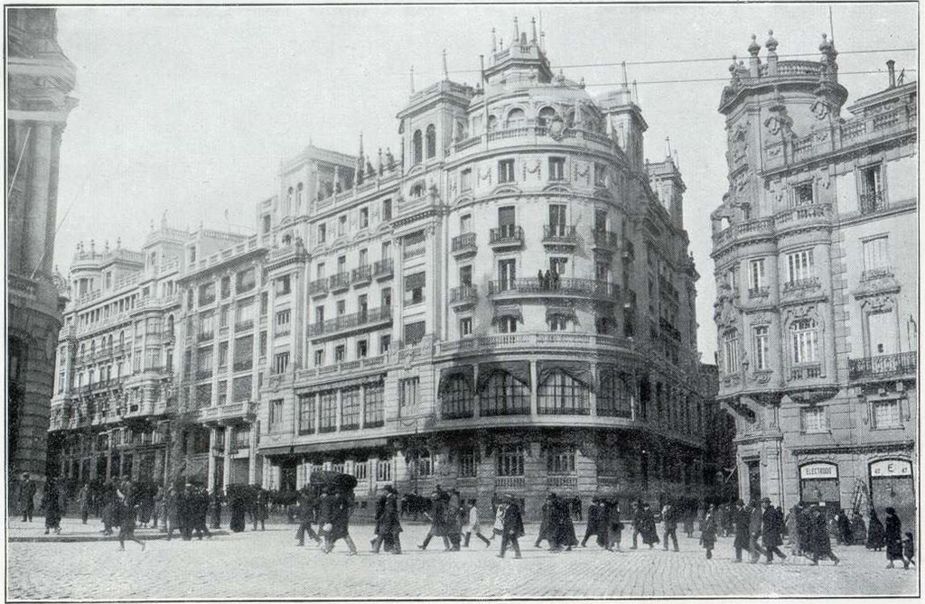 Miniatura de Nuevos inmuebles a la entrada de la Gran Vía. El Círculo de la Gran Peña