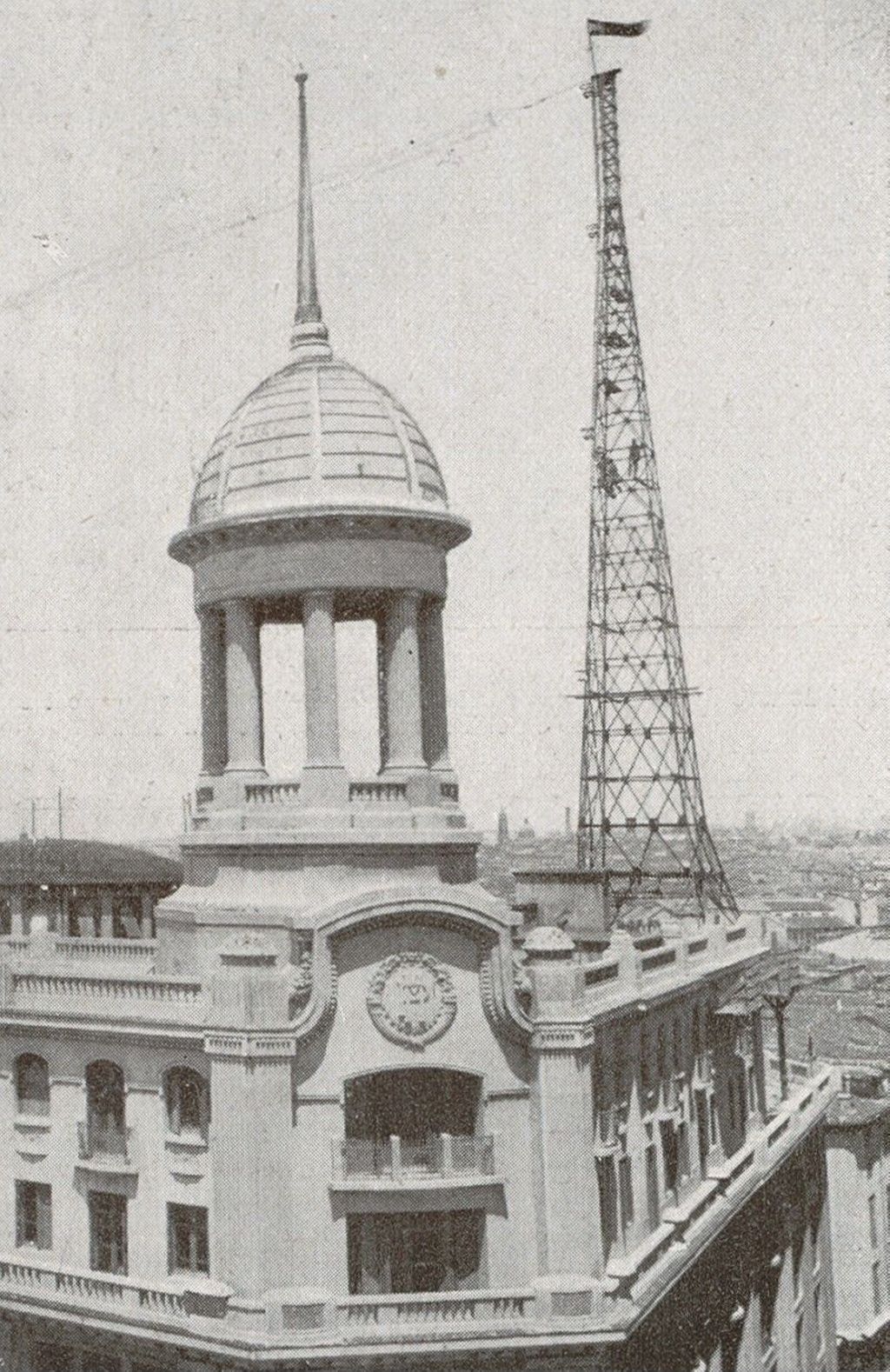 Miniatura de La antena de la Unión Radio en la terraza de Gran Vía 32