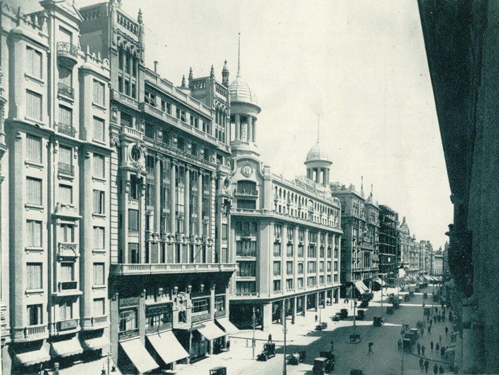 Miniatura de Un aspecto de la Avenida Pi y Margall