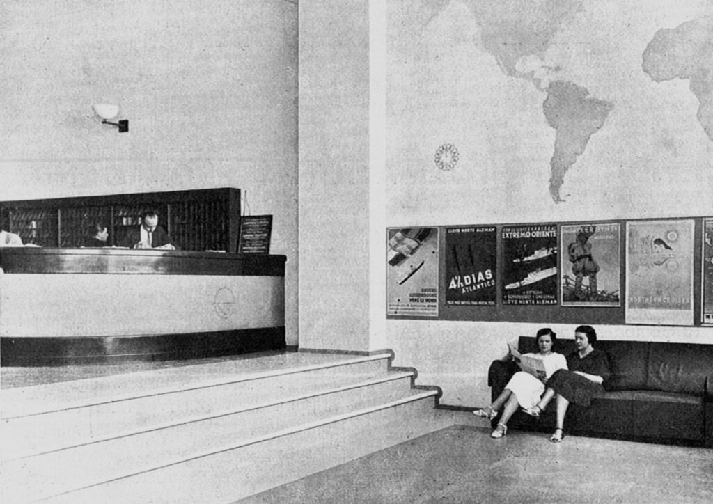 Miniatura de Vista del hall y subida a los despachos de Viajes Carco
