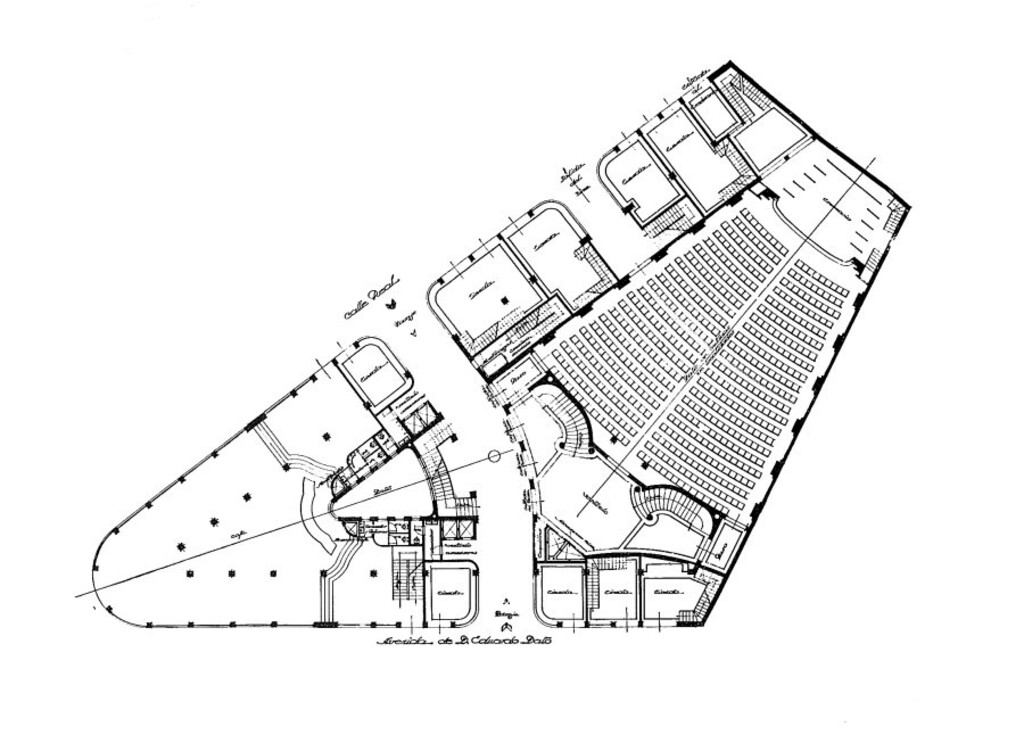 Miniatura de Planta del proyecto presentado por Luis Martínez Feduchi y Vicente Eced al concurso Carrión