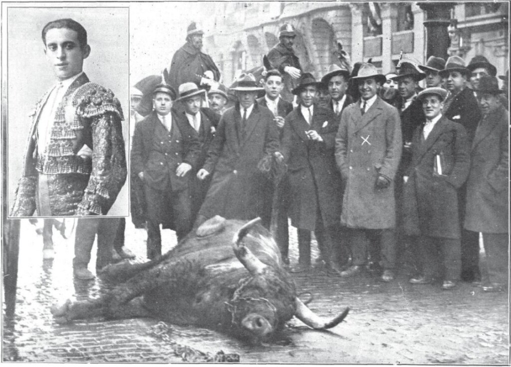 Miniatura de El torero Fortuna después de matar en la Gran Vía a un toro escapado