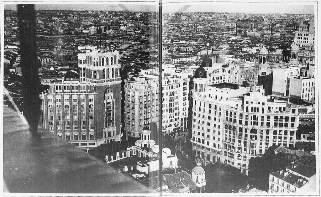 Miniatura de Vista aérea de la plaza del Callao