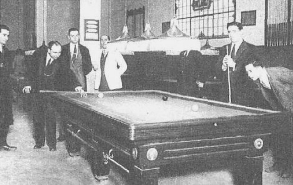 Miniatura de Una de las mesas de los Billares del Callao